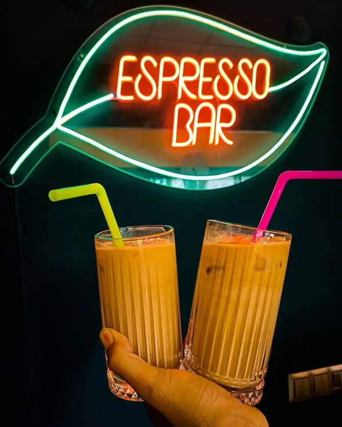 The Leaf Coffee Shop - İzmir Mekan Rehberi