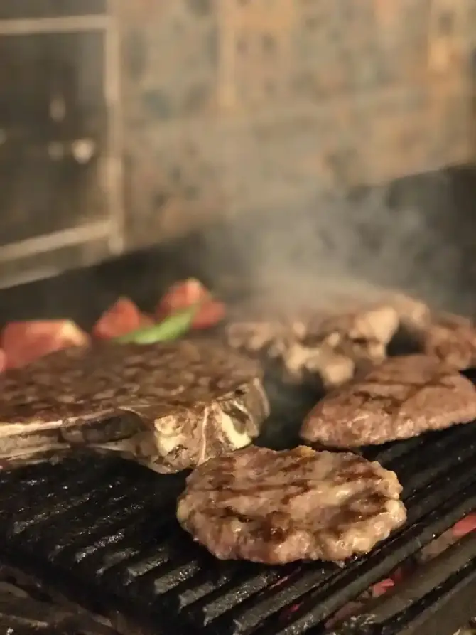 Kasap Fuat Alsancak - İzmir Mekan Rehberi