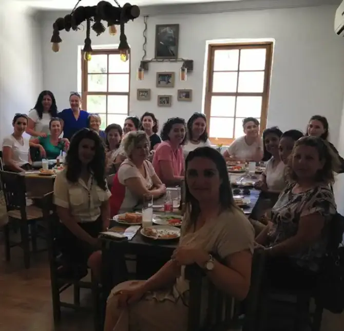 Katmerci Aşık Usta - İzmir Mekan Rehberi