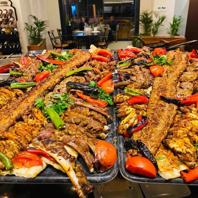 Kebabi Bayraklı - İzmir Mekan Rehberi