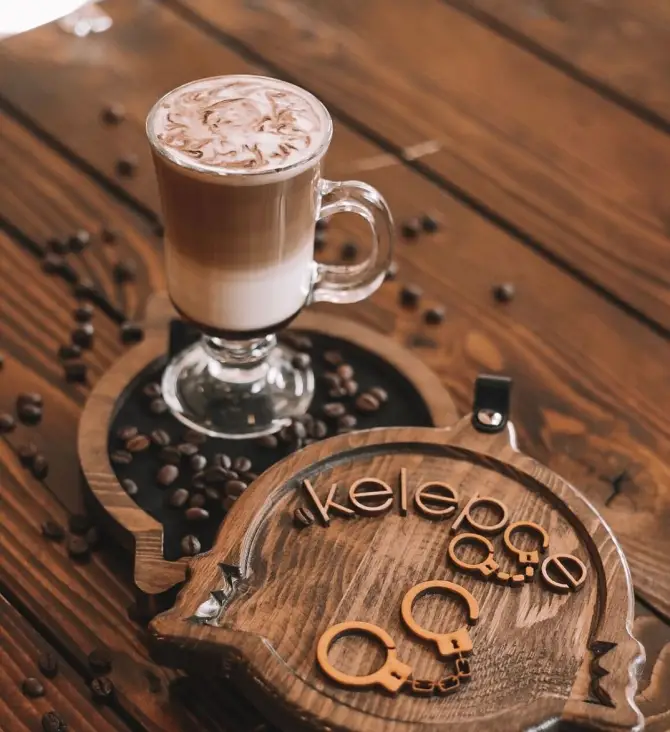 Kelepçe Cafe & Bar - İzmir Mekan Rehberi