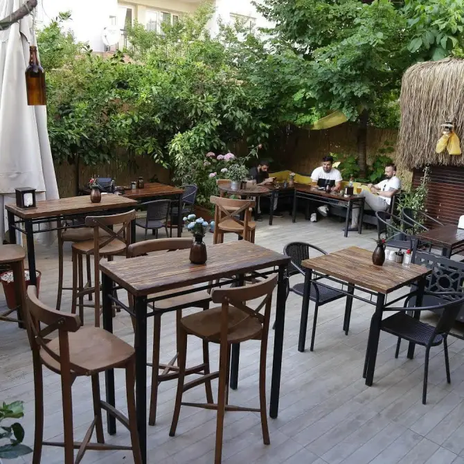 Kelepçe Cafe & Bar - İzmir Mekan Rehberi