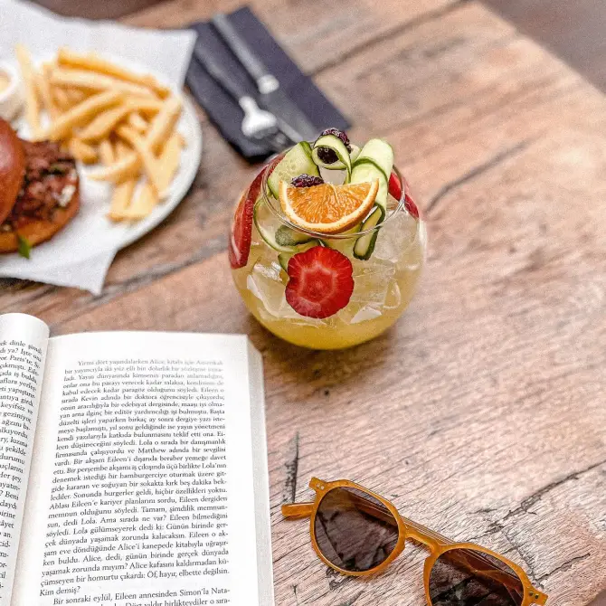  Kepler Social House - İzmir Mekan Rehberi