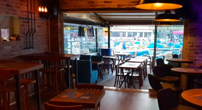 Keyif Cafe&Bar - İzmir Mekan Rehberi