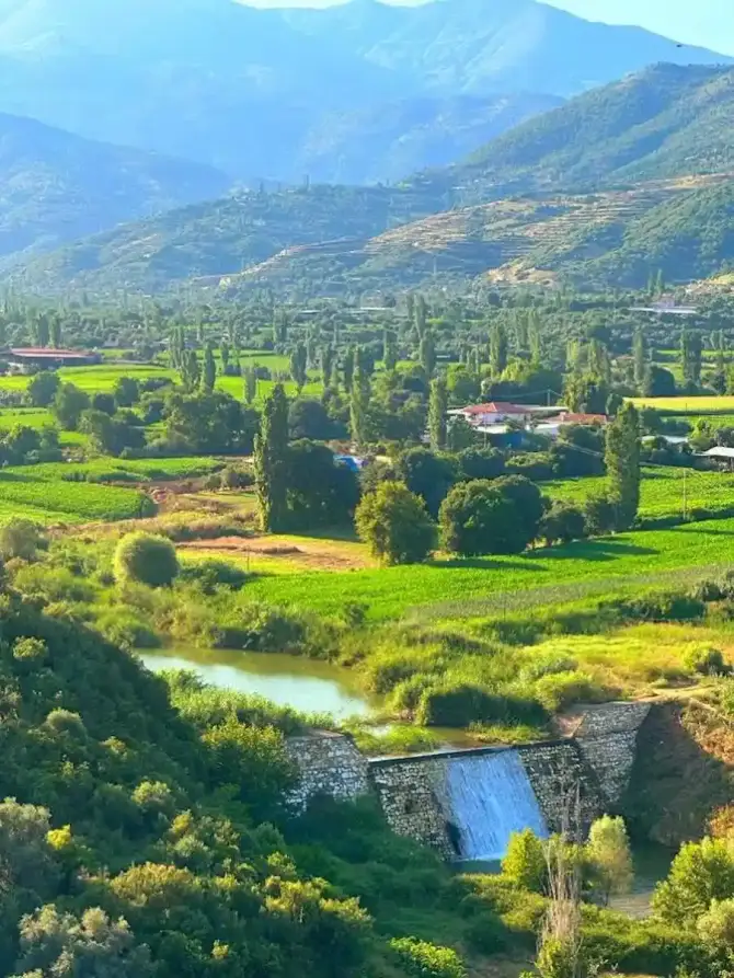 Kiraz Hisar Tepe Cafe & Restorant - İzmir Mekan Rehberi