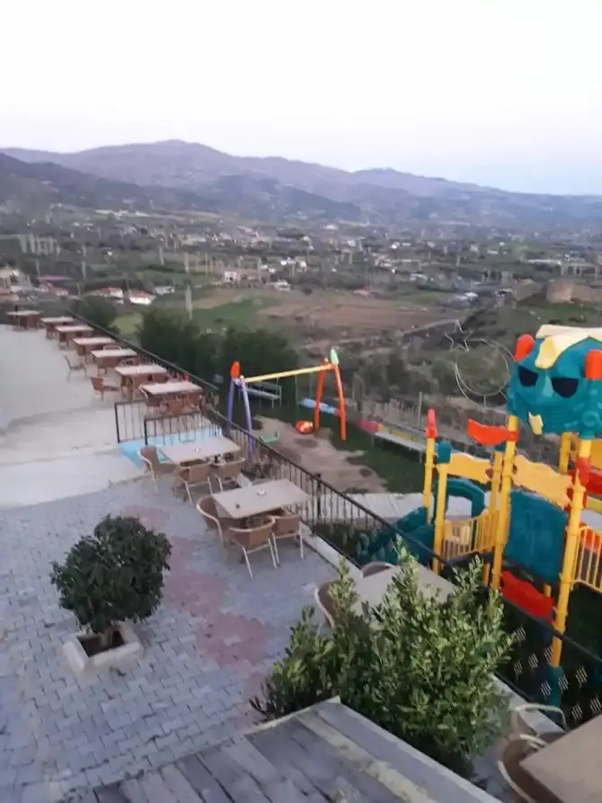 Kiraz Hisar Tepe Cafe & Restorant - İzmir Mekan Rehberi