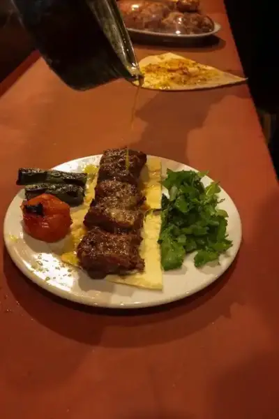 Kırmızı Ocakbaşı fotoğraf 2 - İzmir Mekan Rehberi