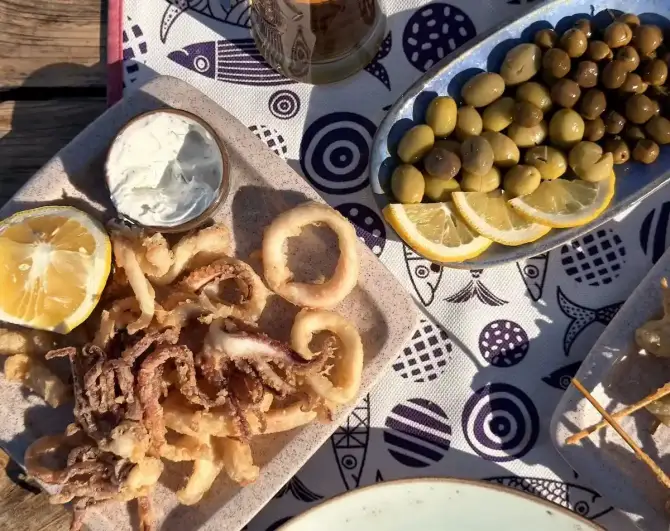 By Kıvırcık Çeşmealtı - İzmir Mekan Rehberi