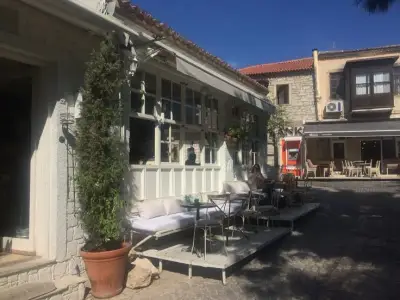 Köşe Kahve Alaçatı  fotoğraf 2 - İzmir Mekan Rehberi