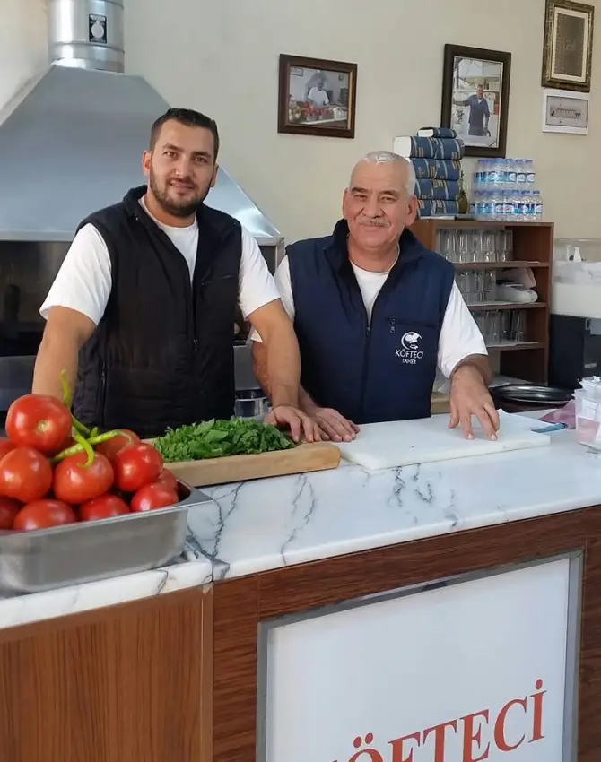 Köfteci Tamer  - İzmir Mekan Rehberi