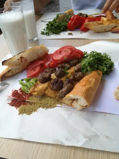 Köfteci Tamer  fotoğraf 4 - İzmir Mekan Rehberi