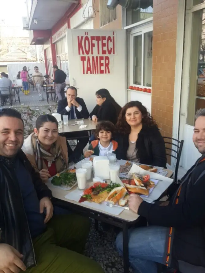 Köfteci Tamer  - İzmir Mekan Rehberi