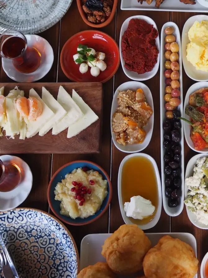 Kozalak Kahvaltı Evi - İzmir Mekan Rehberi