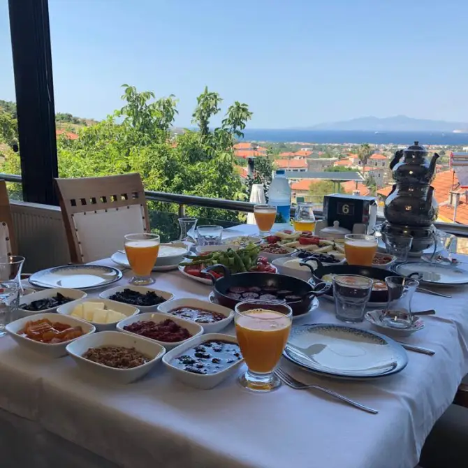 Kozbeyli Sofrası - İzmir Mekan Rehberi