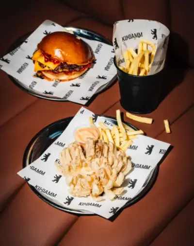 Kudamm Burger & Grill Bar fotoğraf 2 - İzmir Mekan Rehberi