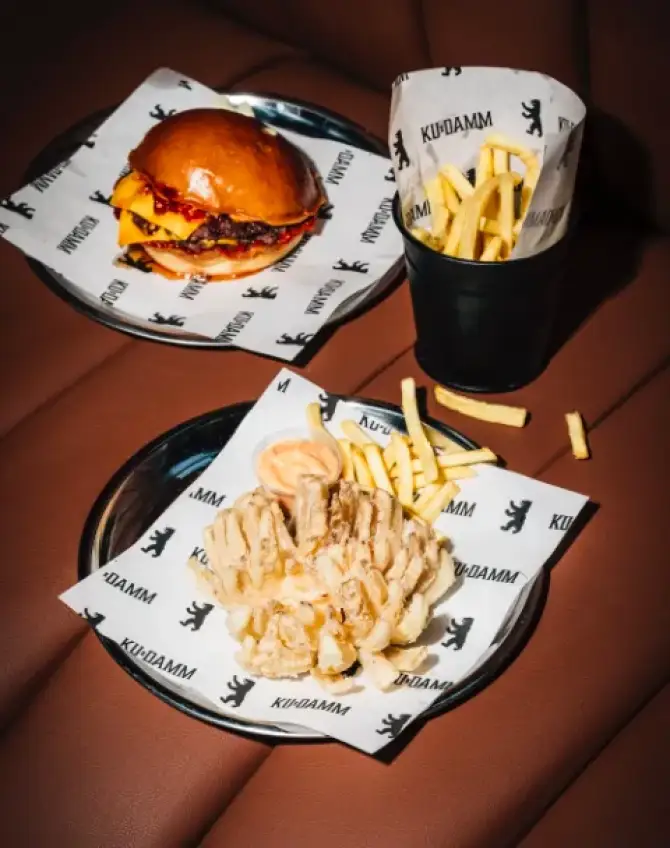 Kudamm Burger & Grill Bar - İzmir Mekan Rehberi