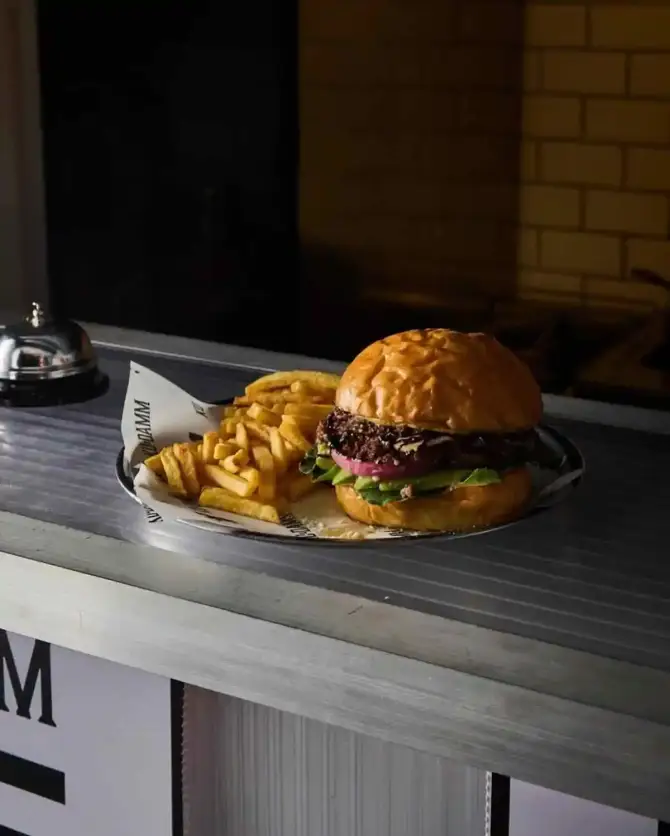 Kudamm Burger & Grill Bar - İzmir Mekan Rehberi