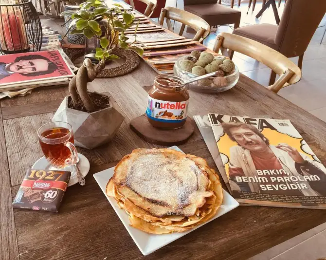 Kültür Mantarı Kitap Kafe - İzmir Mekan Rehberi