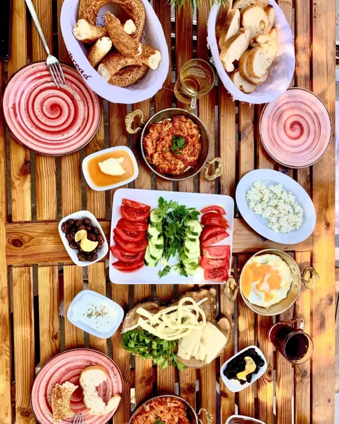 Kültür Mantarı Kitap Kafe - İzmir Mekan Rehberi