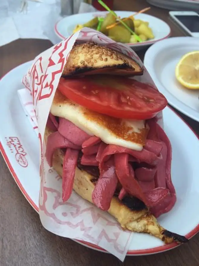 Kumrucu Şevki  - İzmir Mekan Rehberi