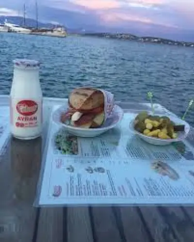 Kumrucu Şevki  - İzmir Mekan Rehberi