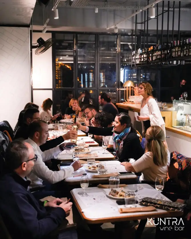 Kuntra Wine Bar - İzmir Mekan Rehberi