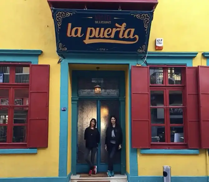 La Puerta Alsancak - İzmir Mekan Rehberi