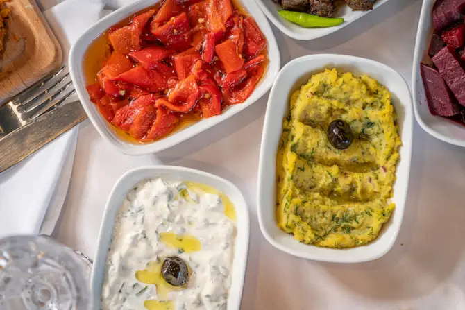 Lal Bostanlı - İzmir Mekan Rehberi