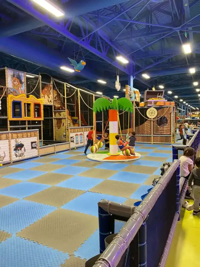 Land of Moa İzmir - İzmir Mekan Rehberi