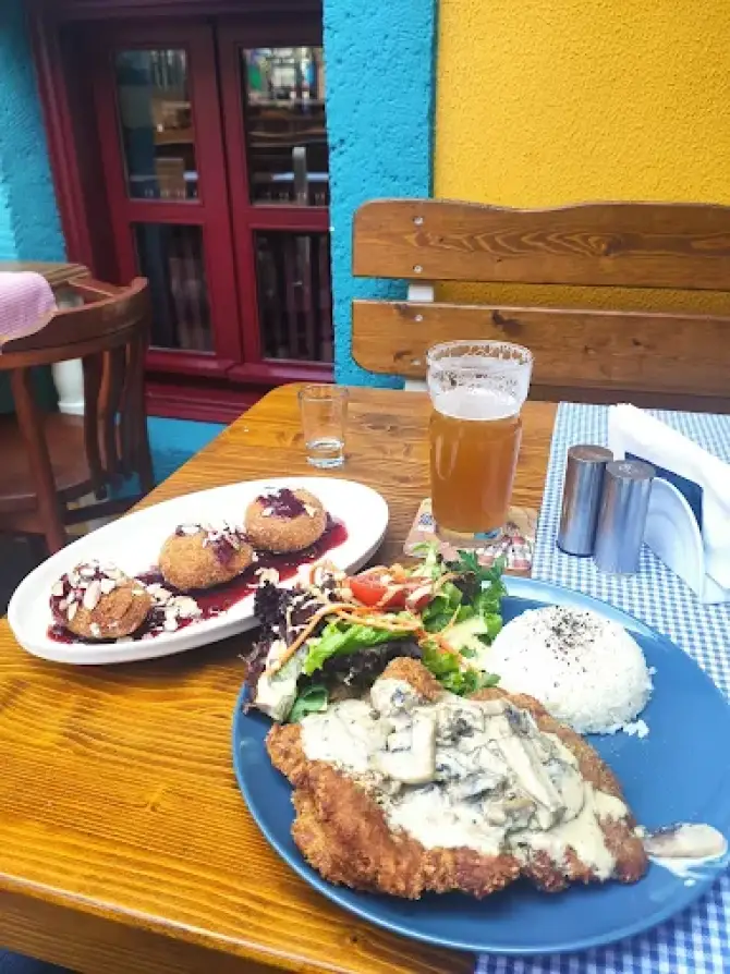 La Puerta Pub Alsancak - İzmir Mekan Rehberi