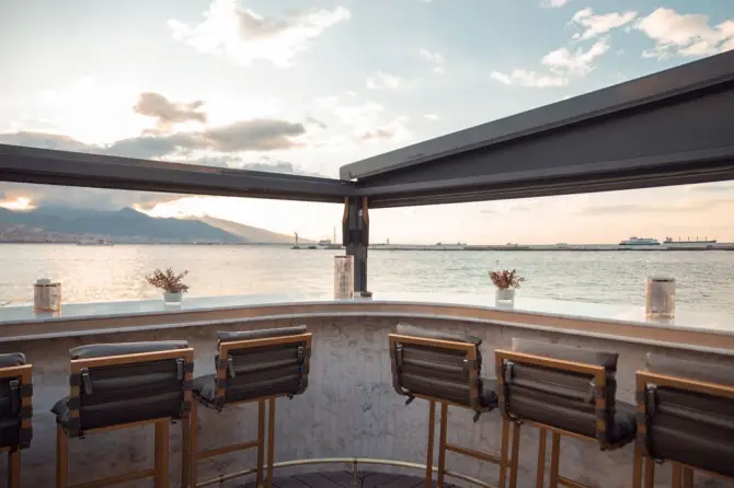 L'aura Kitchen & Bar - İzmir Mekan Rehberi