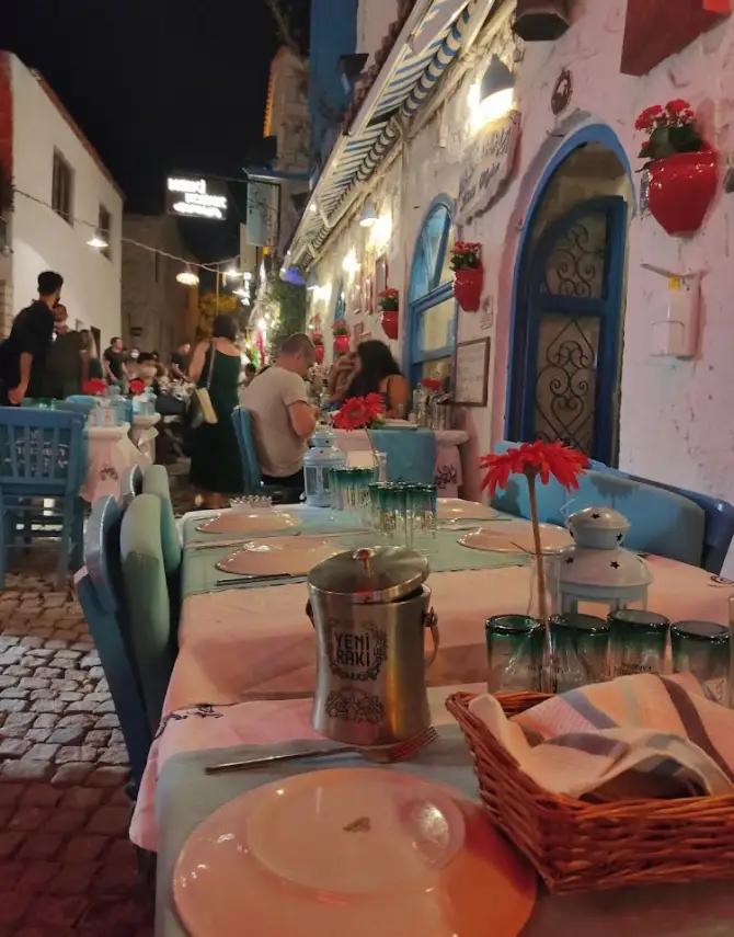 Leblebili Meyhane  - İzmir Mekan Rehberi