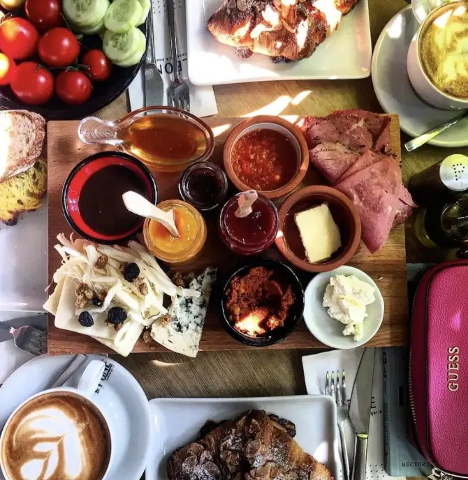 Leone Patisserie & Boulangerie Alsancak - İzmir Mekan Rehberi