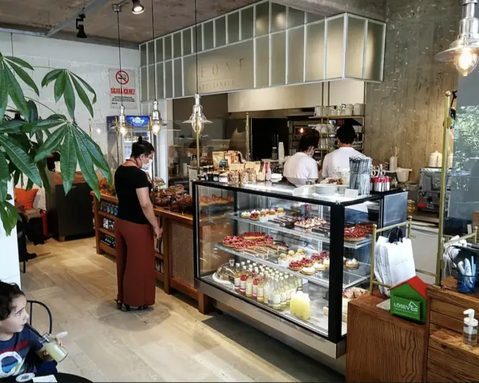 Leone Patisserie & Boulangerie Alsancak - İzmir Mekan Rehberi