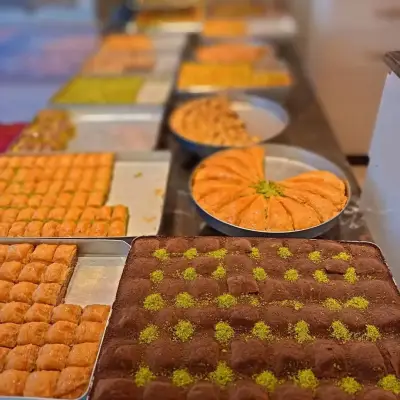 İlhami Tatlıcı Güzelbahçe - İzmir Mekan Rehberi