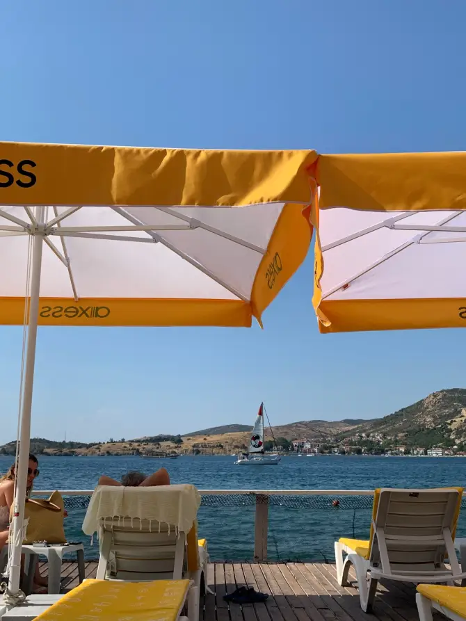 Lighthouse Beach Phokaia - İzmir Mekan Rehberi