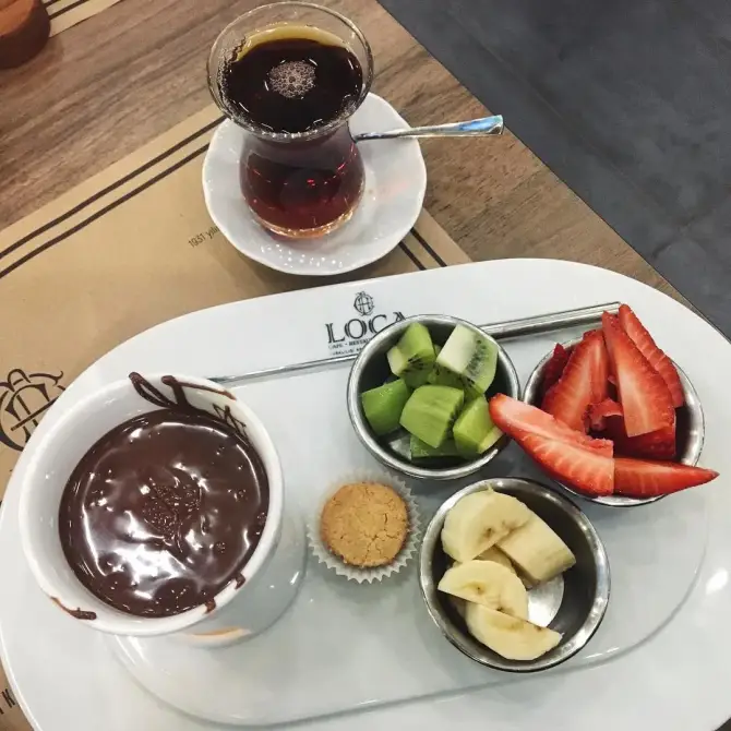 Loca Cafe Restaurant Nargile - İzmir Mekan Rehberi