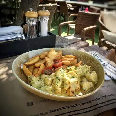 Loca Cafe Restaurant Nargile fotoğraf 3 - İzmir Mekan Rehberi