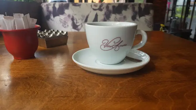 Lost Cafe & Restaurant - İzmir Mekan Rehberi