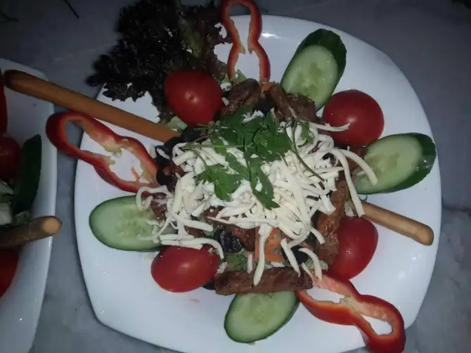 Lost Cafe & Restaurant - İzmir Mekan Rehberi