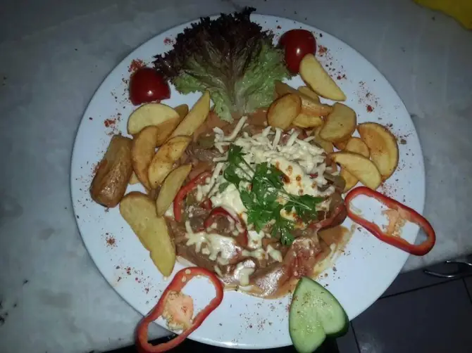 Lost Cafe & Restaurant - İzmir Mekan Rehberi