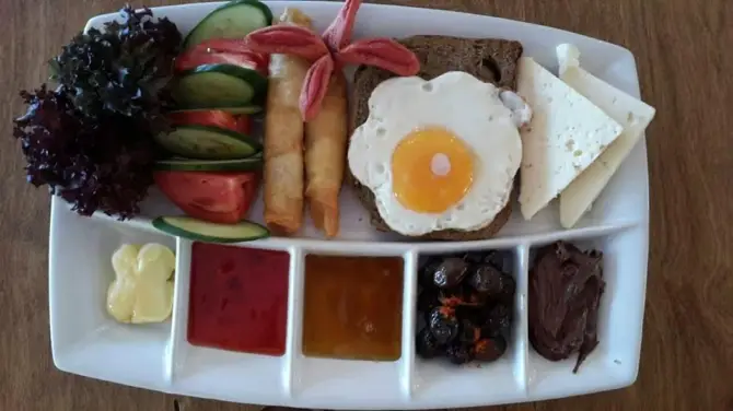 Lost Cafe & Restaurant - İzmir Mekan Rehberi