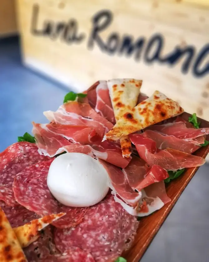 Pizzeria Luna Romana - İzmir Mekan Rehberi