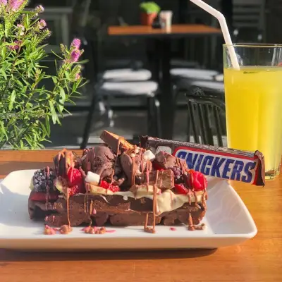 Lush Bakery & Coffee fotoğraf 3 - İzmir Mekan Rehberi