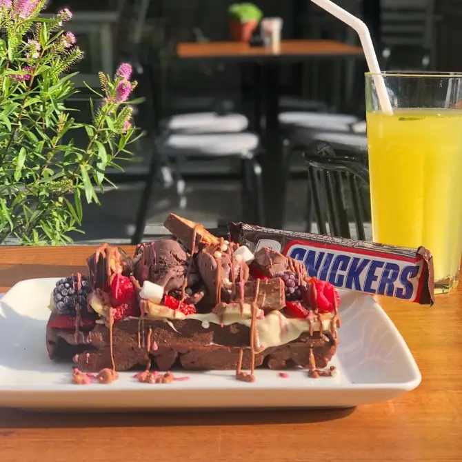 Lush Bakery & Coffee - İzmir Mekan Rehberi