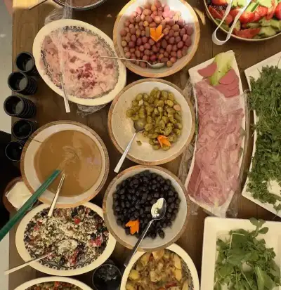 Madam Rodona Restaurant fotoğraf 2 - İzmir Mekan Rehberi