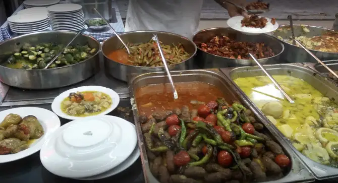 Mahmut Usta Esnaf Lokantası - İzmir Mekan Rehberi