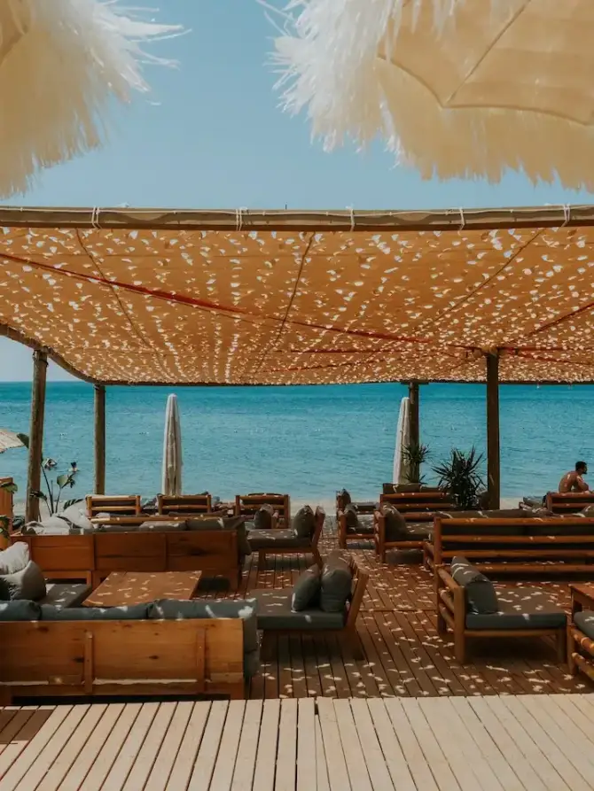Mali Beach - İzmir Mekan Rehberi