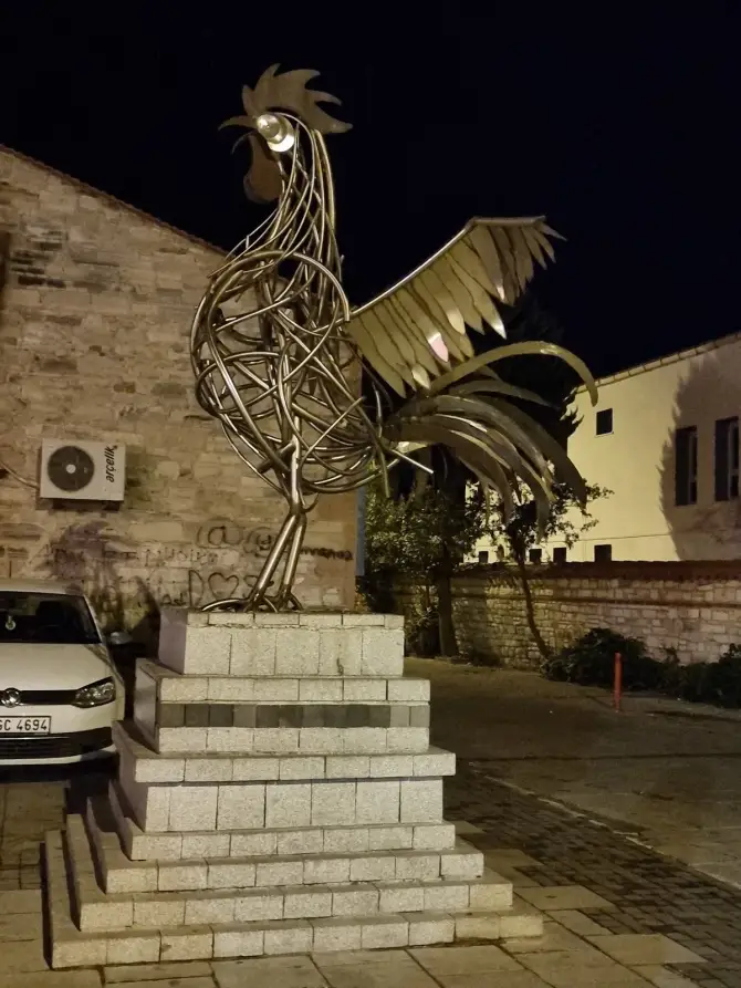 Marsilya Meyhanesi — Fotoğraf: Gül Bülbül Maraş (Google)