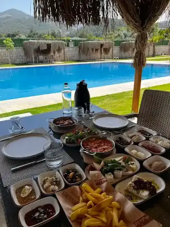 Mavera Lounge Buca - İzmir Mekan Rehberi